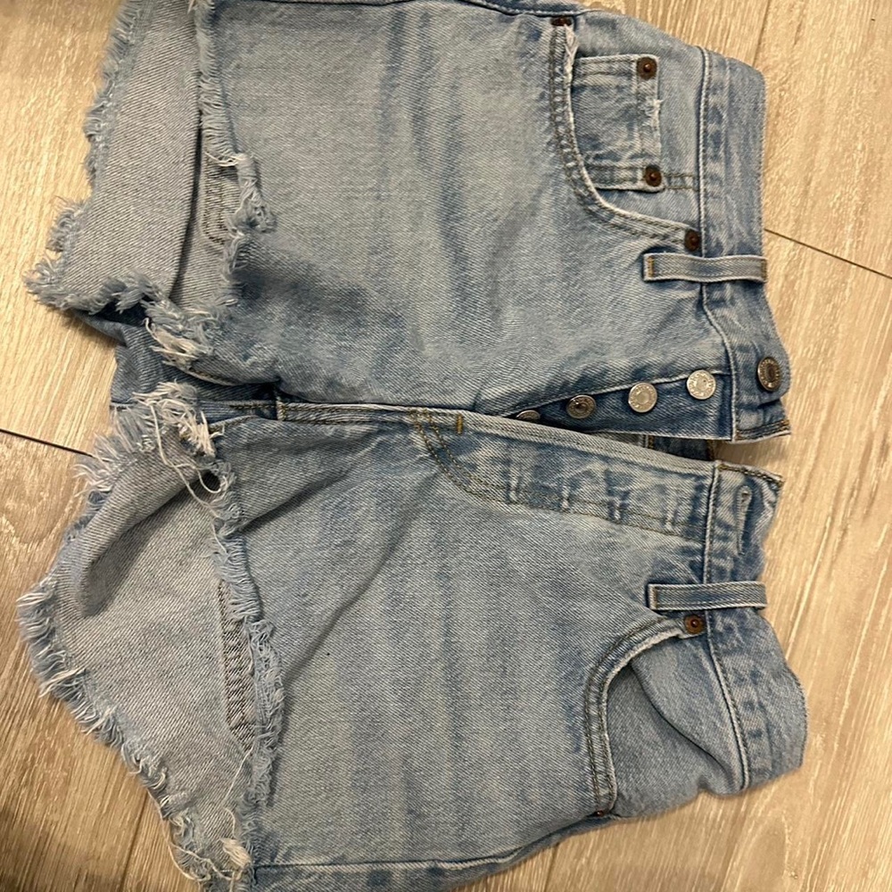 Levi’s shorts